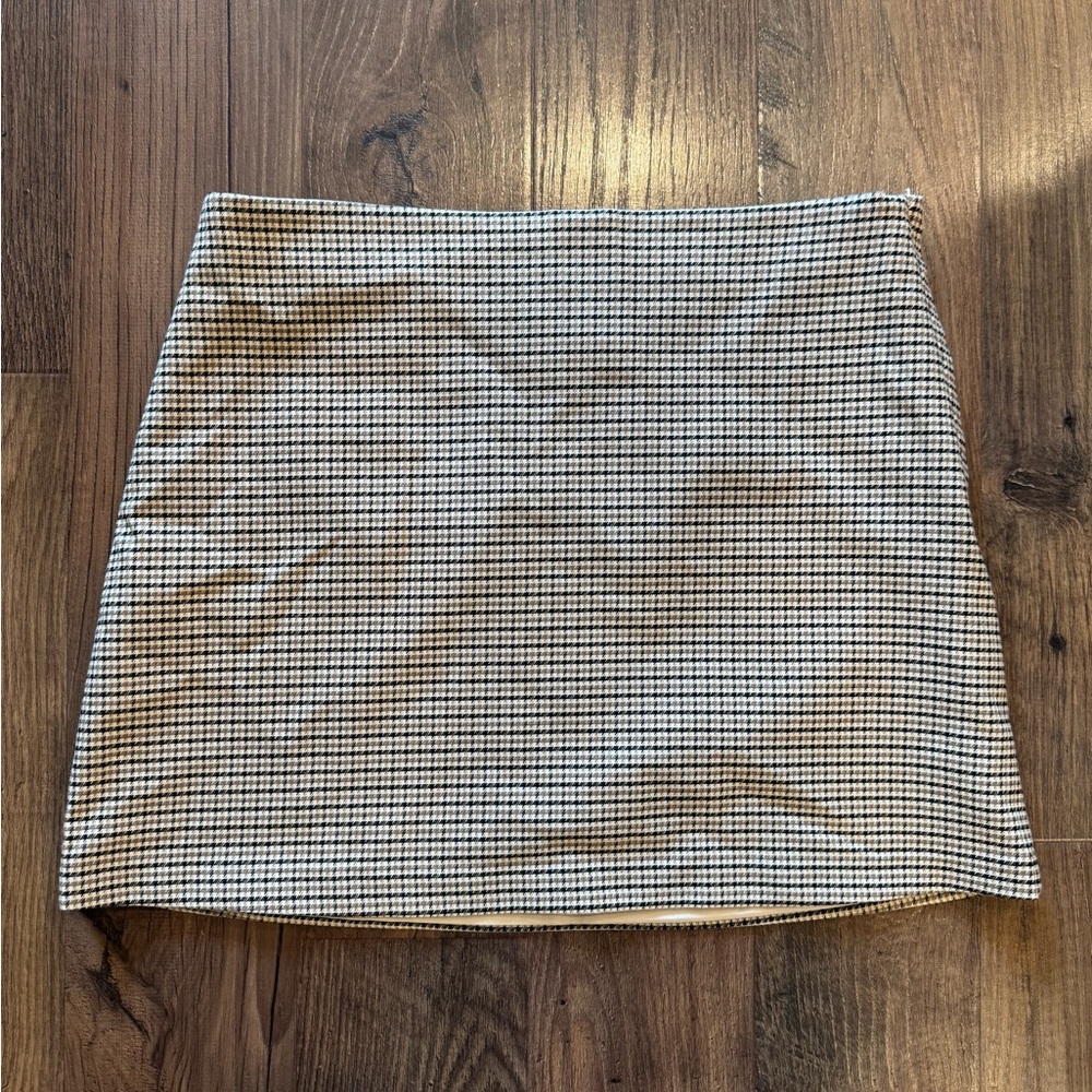 H & M - Women's Brown/houndstooth-patterned Mini Skirt Beige and Black - Picture 2 of 6